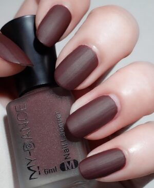 Dark Chocolate Brown Matte Nail Polish, Quick Dry Coffee Brown Nail Lacquer, Fast Drying Long Lasting Mist Effect Matte Finish Velvet Air Dry Nail Polish for Nail Art (025, 6ml)